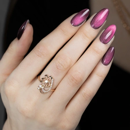 Purple cat eye nails