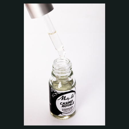 Parfümiertes Nagelöl „Casino Royale“ von MollyLac Nail &amp; Cuticle Oil, 10 ml