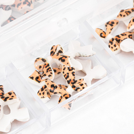 Box with 3D bow decorations Molly Nails leopard print 45 pieces