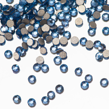 Strass per unghie in vetro SS3 Light Saphire, circa 50 pezzi.