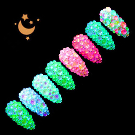 Cyrkonie opal glow night - świecące w ciemności mix rozmiarów Nr 1 ok.250 szt.